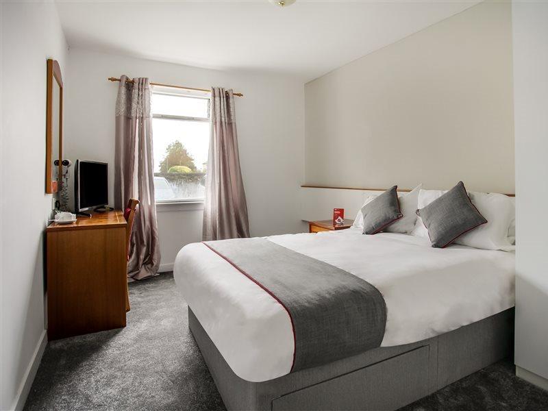 Oyo Glenpark Hotel, Ayr Central Extérieur photo