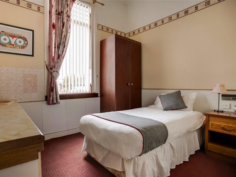 Oyo Glenpark Hotel, Ayr Central Extérieur photo