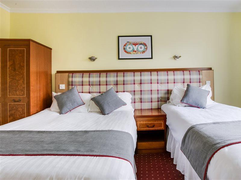 Oyo Glenpark Hotel, Ayr Central Extérieur photo
