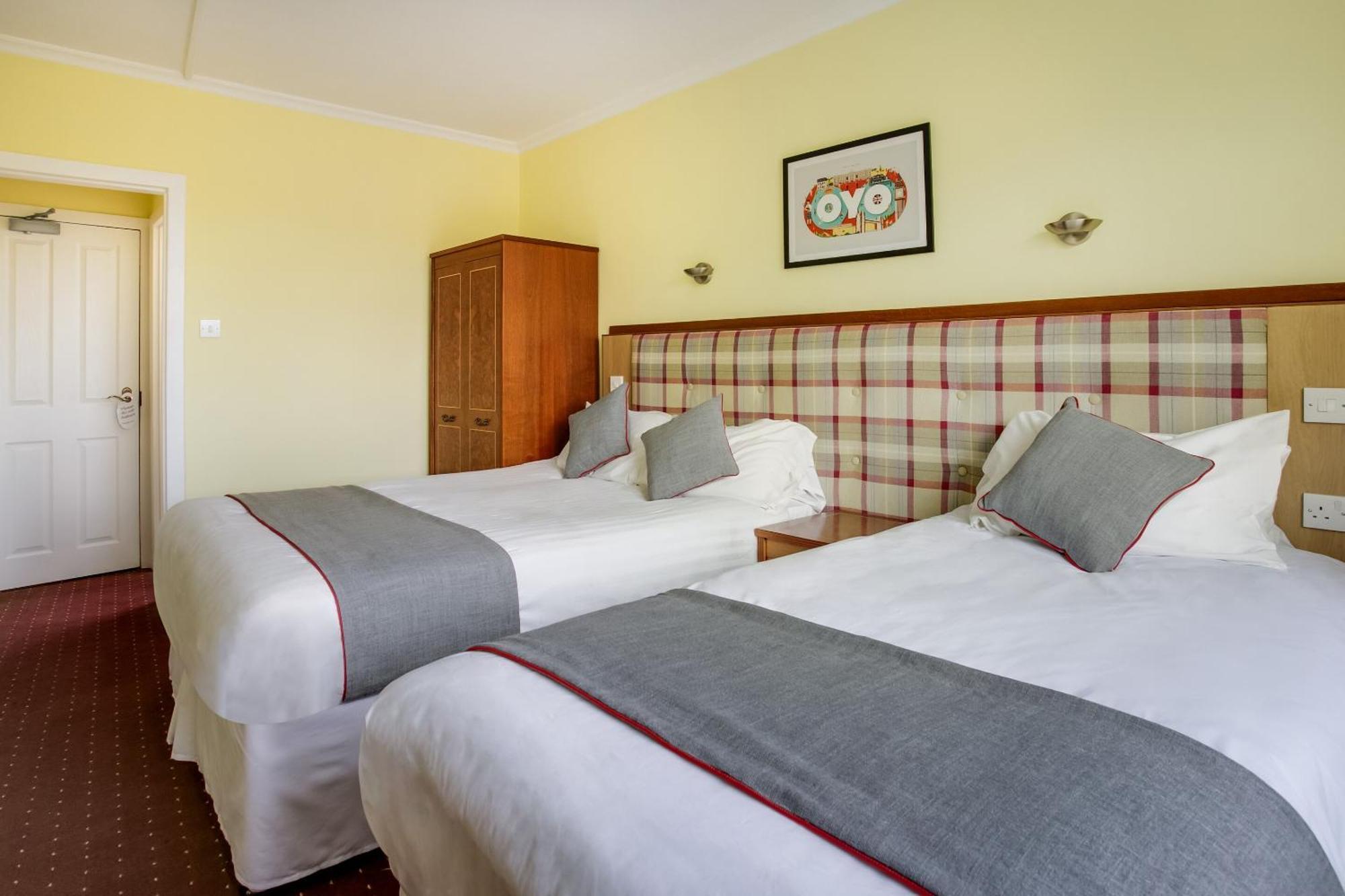 Oyo Glenpark Hotel, Ayr Central Extérieur photo