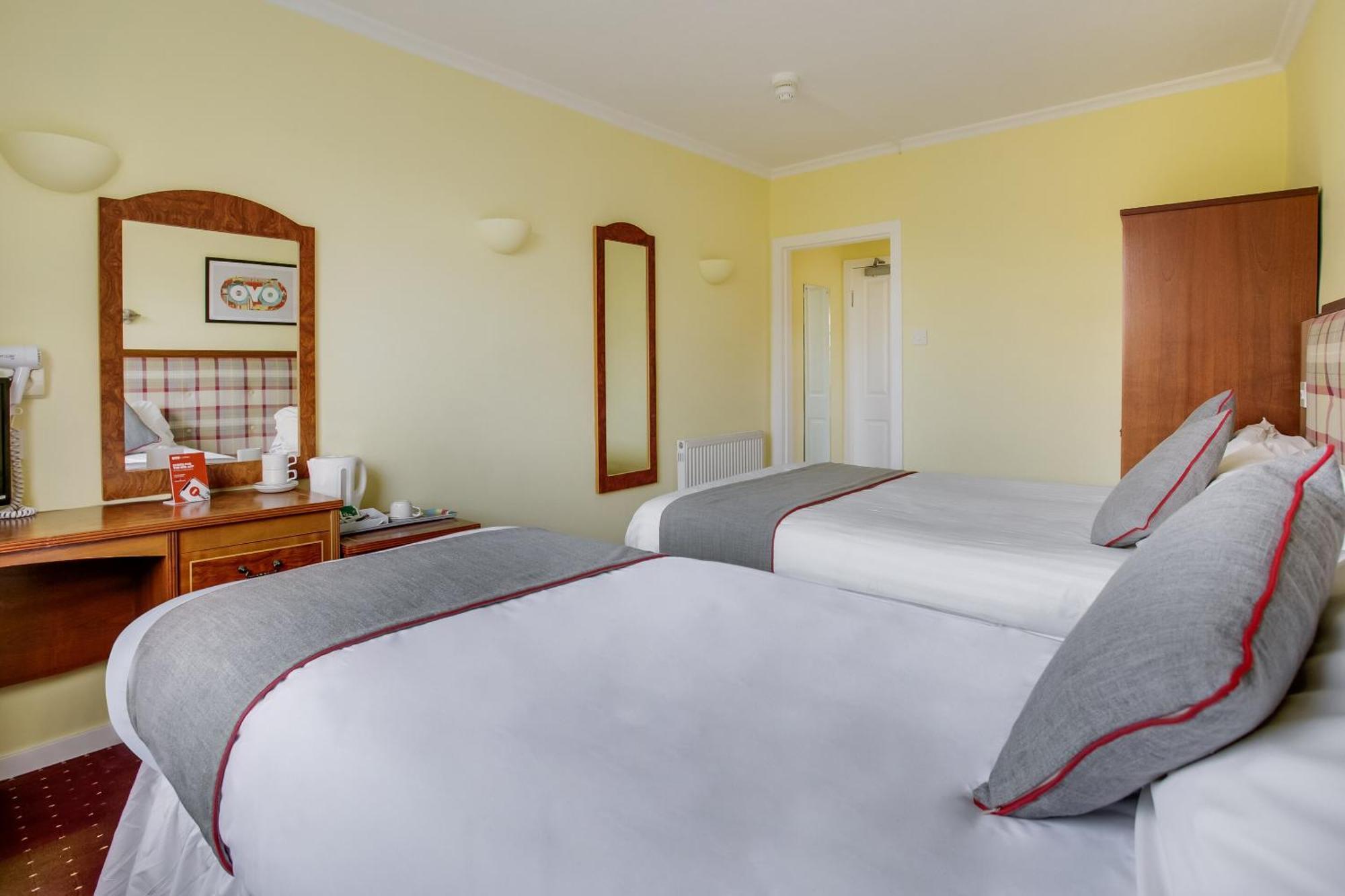 Oyo Glenpark Hotel, Ayr Central Extérieur photo