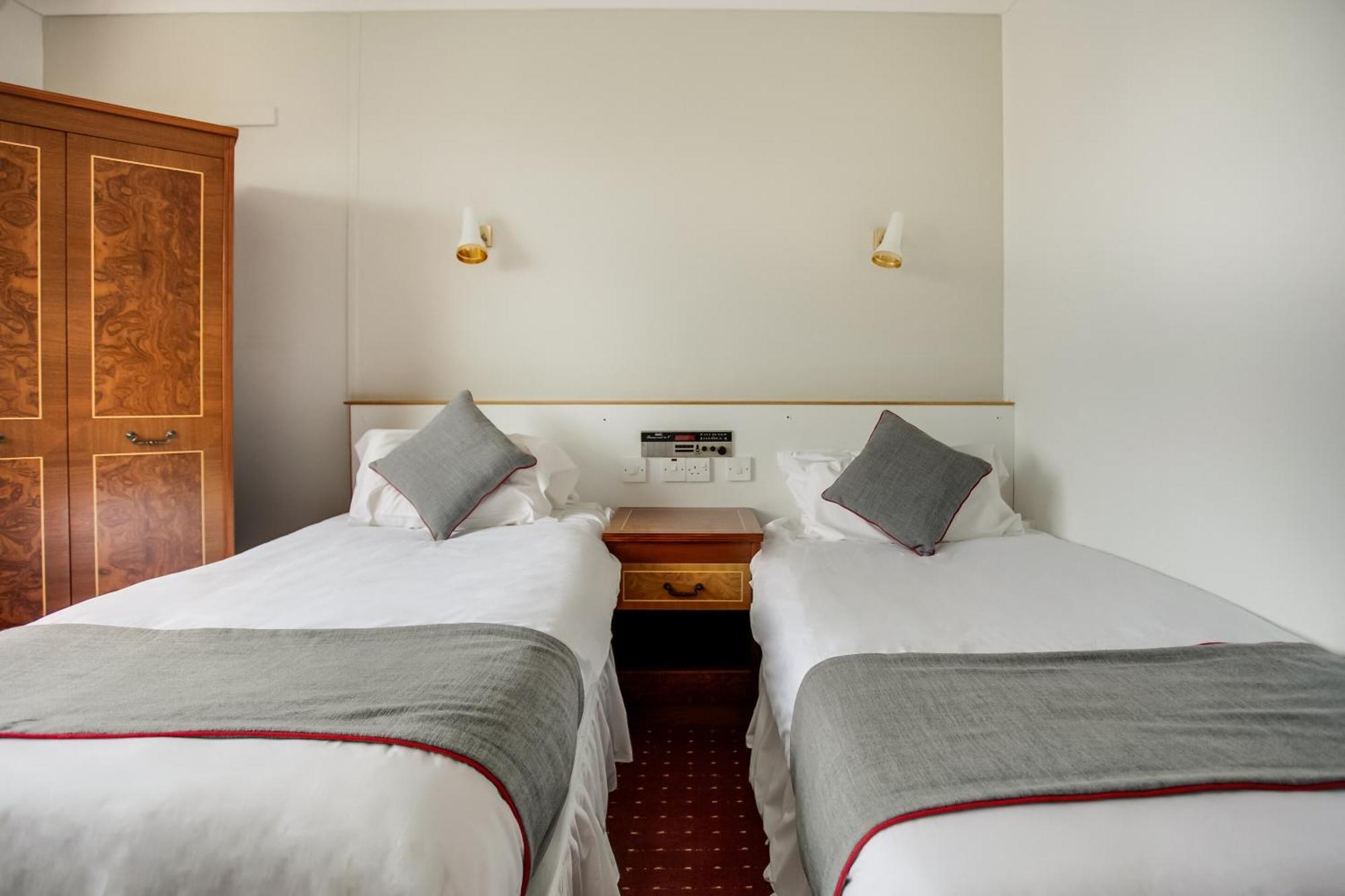 Oyo Glenpark Hotel, Ayr Central Extérieur photo