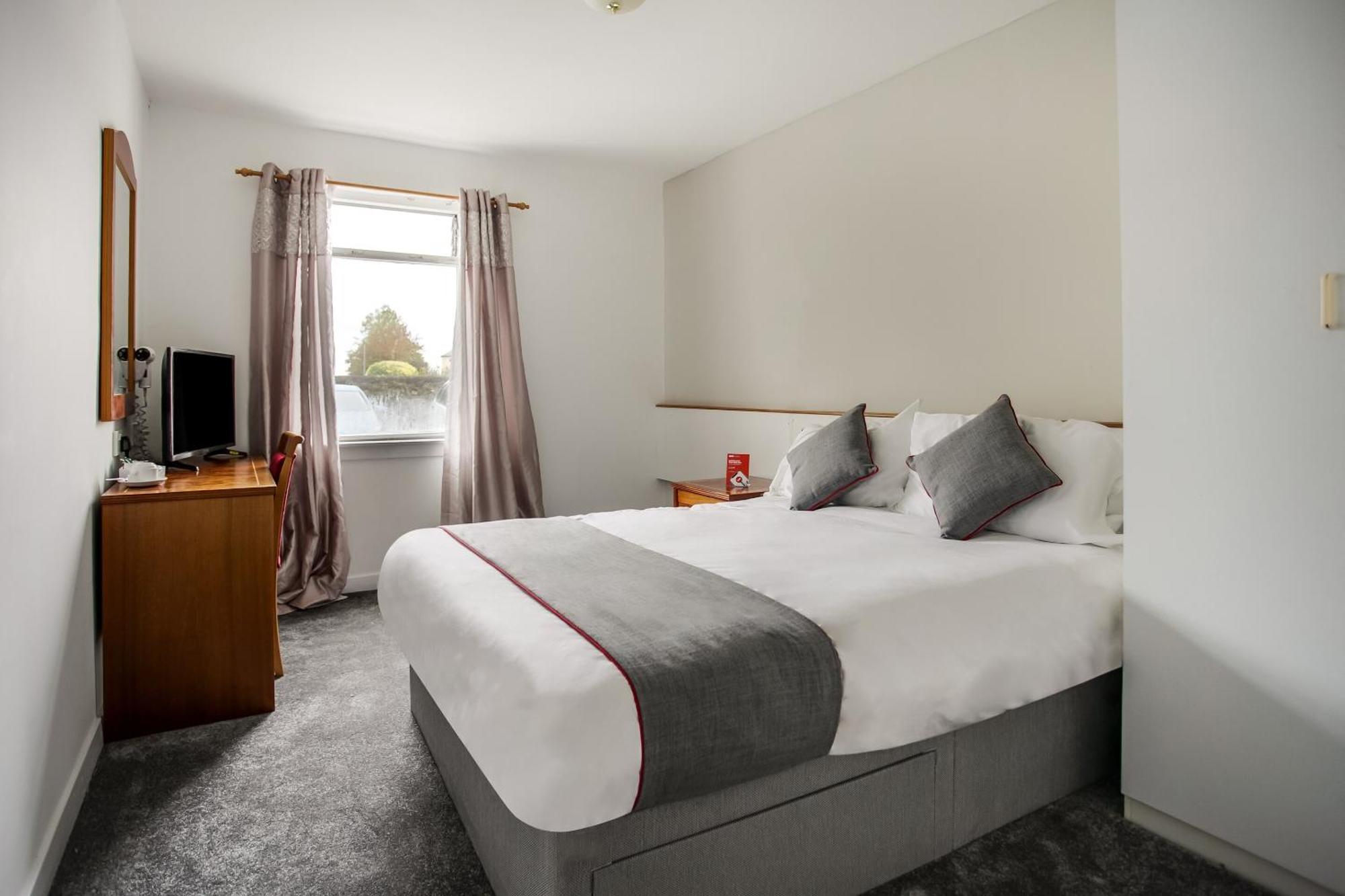 Oyo Glenpark Hotel, Ayr Central Extérieur photo