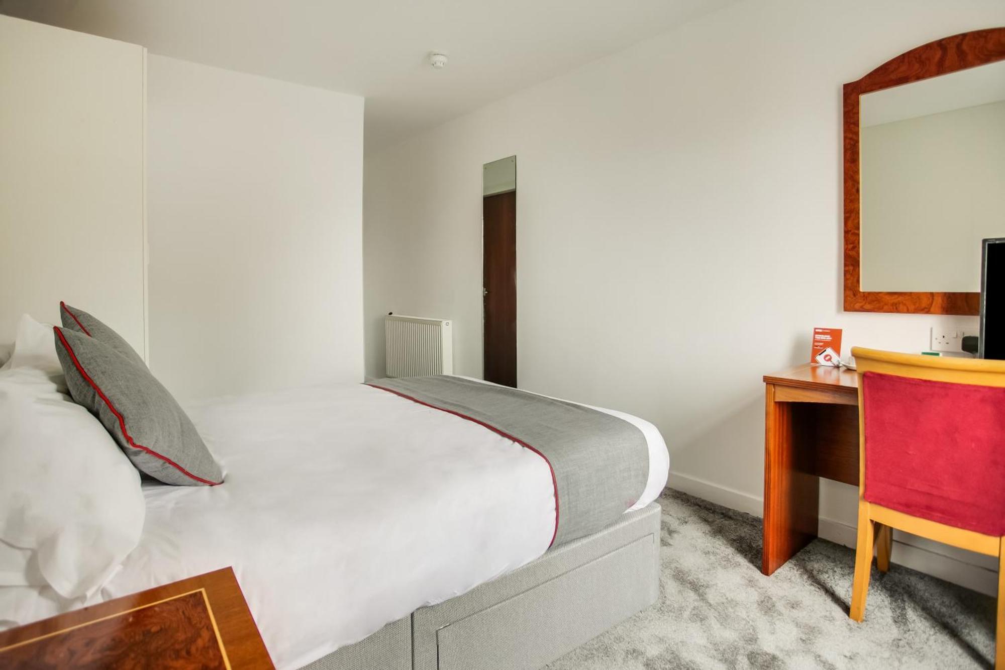 Oyo Glenpark Hotel, Ayr Central Extérieur photo